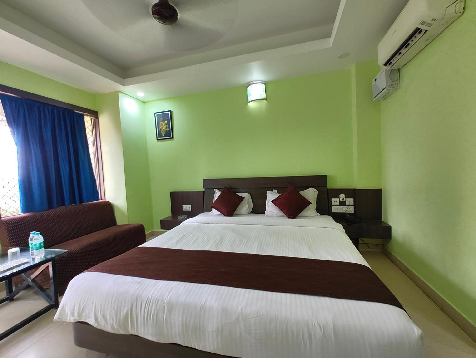 Hotel Deep Ganga Inn Puri Near Iskcon Temple1400M - Lift-And-Parking-Facilities-Restaurant Available - Excellent Customer Choice- Best Seller Exterior photo