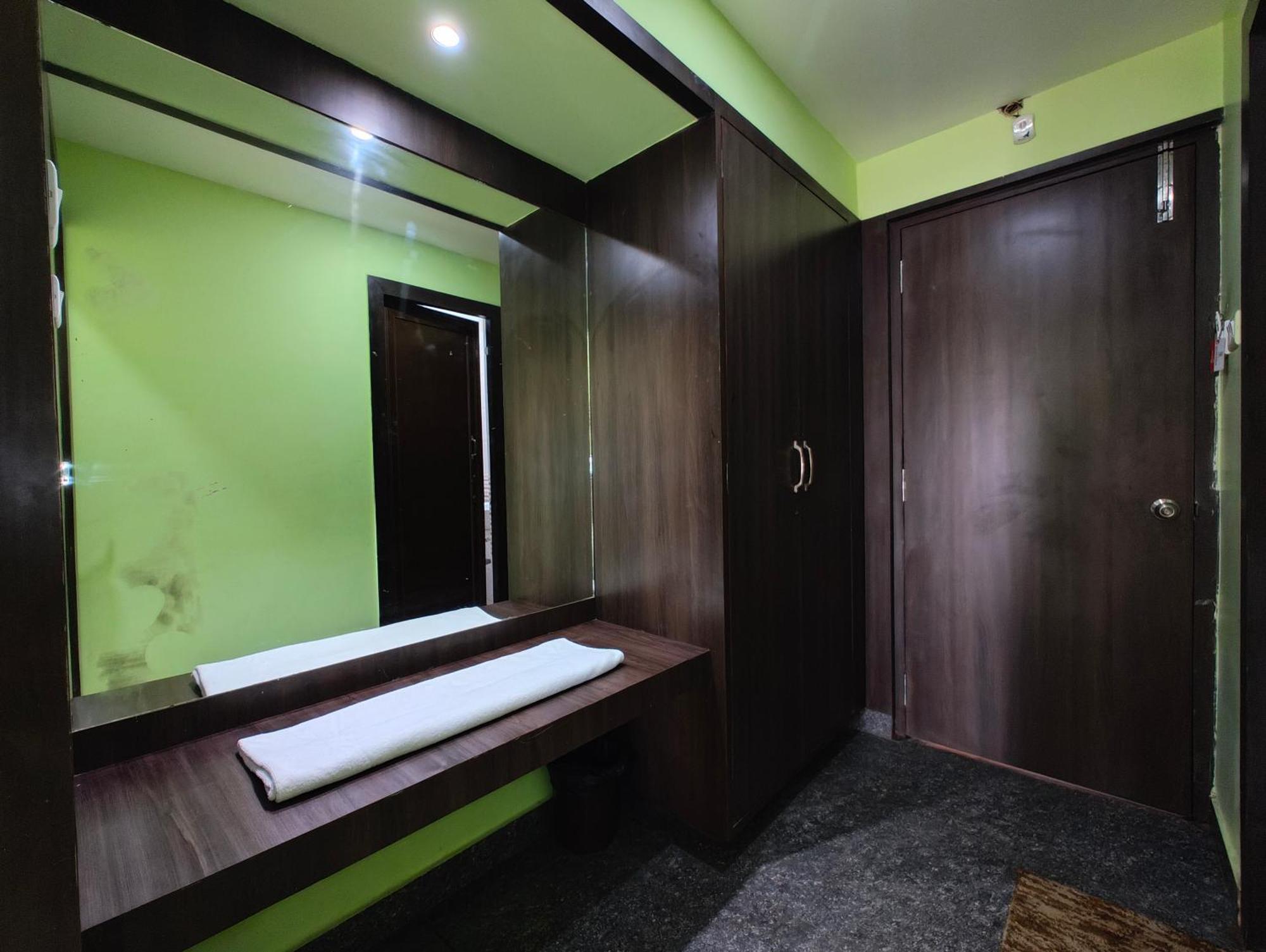 Hotel Deep Ganga Inn Puri Near Iskcon Temple1400M - Lift-And-Parking-Facilities-Restaurant Available - Excellent Customer Choice- Best Seller Exterior photo